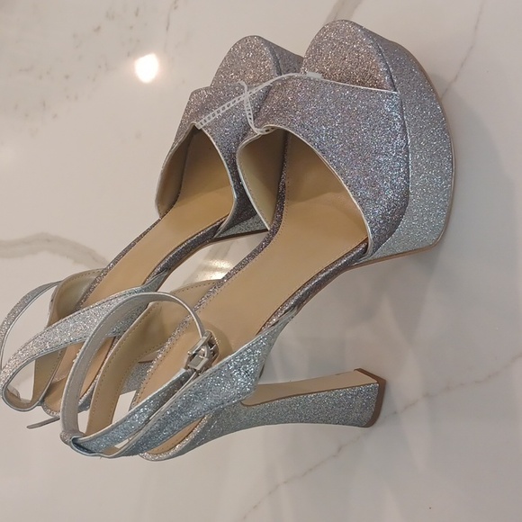 NEW MICHAEL KORS Silver Jensen Glitter Platform Sandas SZ 9 - Picture 1 of 15